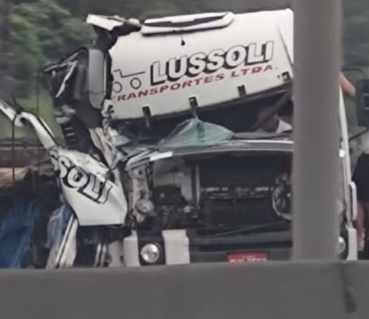 Colisão na BR-101, em Joinville, gera congestionamento