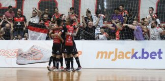 VÍDEO – JEC Futsal garante vaga na semifinal da Liga Nacional após vitória sobre ACBF
