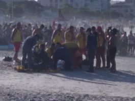 Após se afogar e sofrer parada cardiorrespiratória, jovem é resgatado em praia de Florianópolis