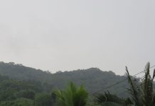 céu encoberto com chuva