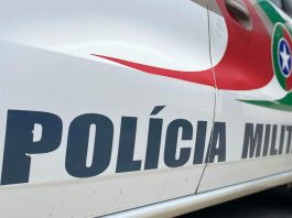 Homem é encontrado morto em seu quarto vítima de diversas facadas no Vale do Itajaí