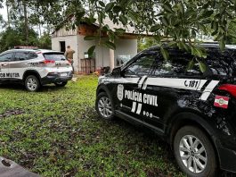Homem é preso por homicídio e posse ilegal de arma em Itapoá