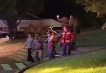 Adolescente morre baleado pela polícia após tentar entrar com faca em escola, no Vale do Itajaí