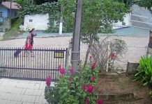 VÍDEO – Câmera registra casal transportando mala com o corpo da filha no Vale do Itajaí
