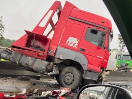 VÍDEO – Acidente na BR-101, em Joinville, deixa três feridos
