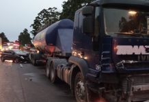 Carro de Joinville se envolve em engavetamento na BR-101, em Itapema