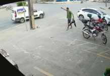 VÍDEO – Homem com tornozeleira eletrônica é preso após atirar em carros e invadir casa, em Joinville