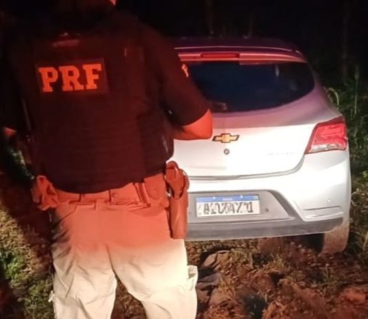 Carro furtado em Joinville é encontrado abandonado dois dias após o crime