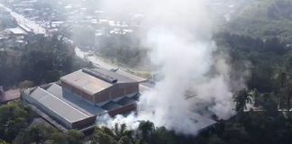 VÍDEO - Incêndio atinge fábrica da Beagle em Blumenau e mobiliza bombeiros