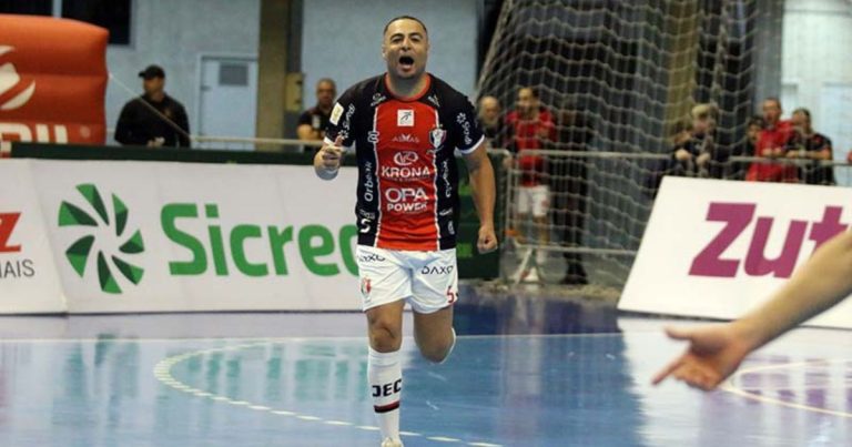 JEC Futsal vence o Jaraguá e assume a liderança do Campeonato Catarinense