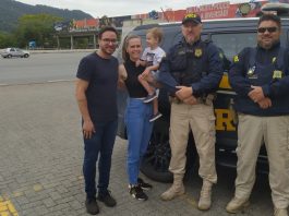 VÍDEO – Após escolta em Joinville, helicóptero da PRF leva família de SC a Curitiba para criança fazer transplante