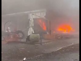 VÍDEO - Avião de pequeno porte cai no Centro de Gramado, no RS