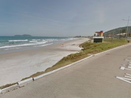 Prefeito de Joinville ajuda a salvar homem que se afogou em praia de São Francisco do Sul