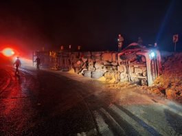 Caminhoneiro morre após acidente na Serra Dona Francisca, em Joinville