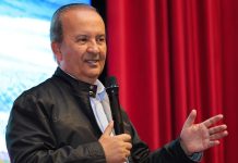 Governador de SC, Jorginho Mello em evento em São Francisco do Sul