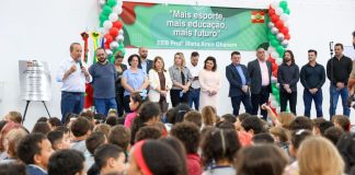 Duas quadras poliesportivas são inauguradas em escolas estaduais de Joinville