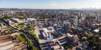Joinville ocupa primeiro lugar no ranking de cidades que mais geram empregos em SC