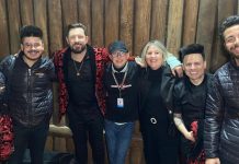 VÍDEO – Jovem autista barrado em show realiza sonho de ver banda favorita em Joinville