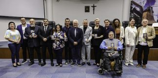 Câmara de Joinville homenageia pessoas e instituições voltadas à inclusão