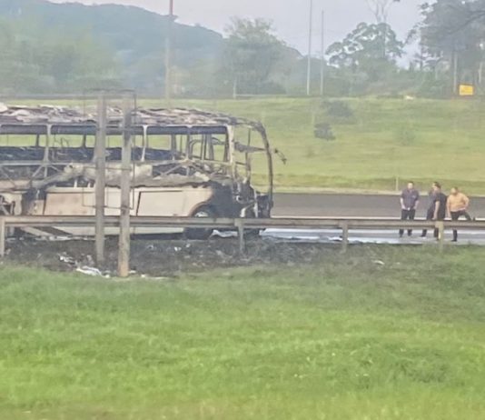 Após incêndio em ônibus, equipe da Joinville Natação realiza vaquinha solidária