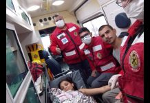 Bombeiros voluntários auxiliam parto e bebê nasce em ambulância no Centro de Araquari