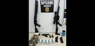 Polícia apreende pistola e espingardas na casa de homem suspeito de violência doméstica em Joinville