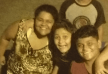 Familiares e amigos se despedem de jovem de 20 anos que morreu em acidente em São Francisco do Sul