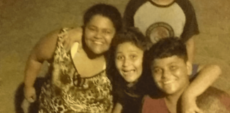 Familiares e amigos se despedem de jovem de 20 anos que morreu em acidente em São Francisco do Sul