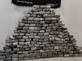 Duas mulheres são presas transportando 135 kg de maconha, em Joinville