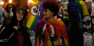 Câmara aprova projeto de lei que proíbe participação de crianças e adolescentes em eventos LGBTQIA+