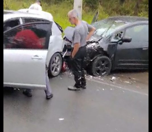 VÍDEO – Acidente envolvendo quatro veículos é registrado na Estrada Rio do Morro, entre Joinville e Araquari