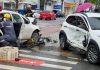 VÍDEO – Colisão entre dois carros deixa mulher ferida no bairro Itaum, em Joinville