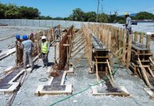 Obras na Ponte Anêmonas, em Joinville, avançam com produção de vigas e instalação de estacas