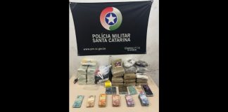 Mulher em prisão domiciliar é flagrada usando casa como ponto de venda de drogas em Joinville