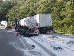 Motorista morre em acidente envolvendo três caminhões na BR-376, em Guaratuba