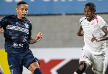 Em noite de pouca inspiração, JEC perde para o Barra e fica na lanterna do Catarinense