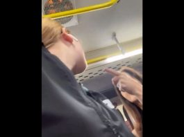 VÍDEO – Jovem de 18 anos denuncia agressão dentro de ônibus em Joinville