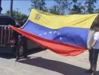 VÍDEO – Venezuelanos que moram em Joinville comemoram prisão de Maduro